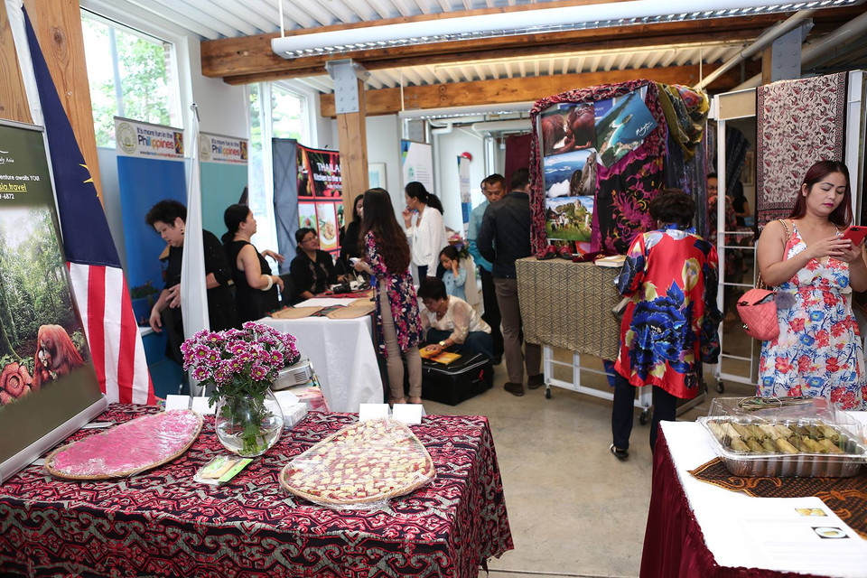 Không gian ẩm thực với các món ăn truyền thống là một phần không thể thiếu trong Lễ hội ASEAN (Ảnh: PV/Vietnam+)