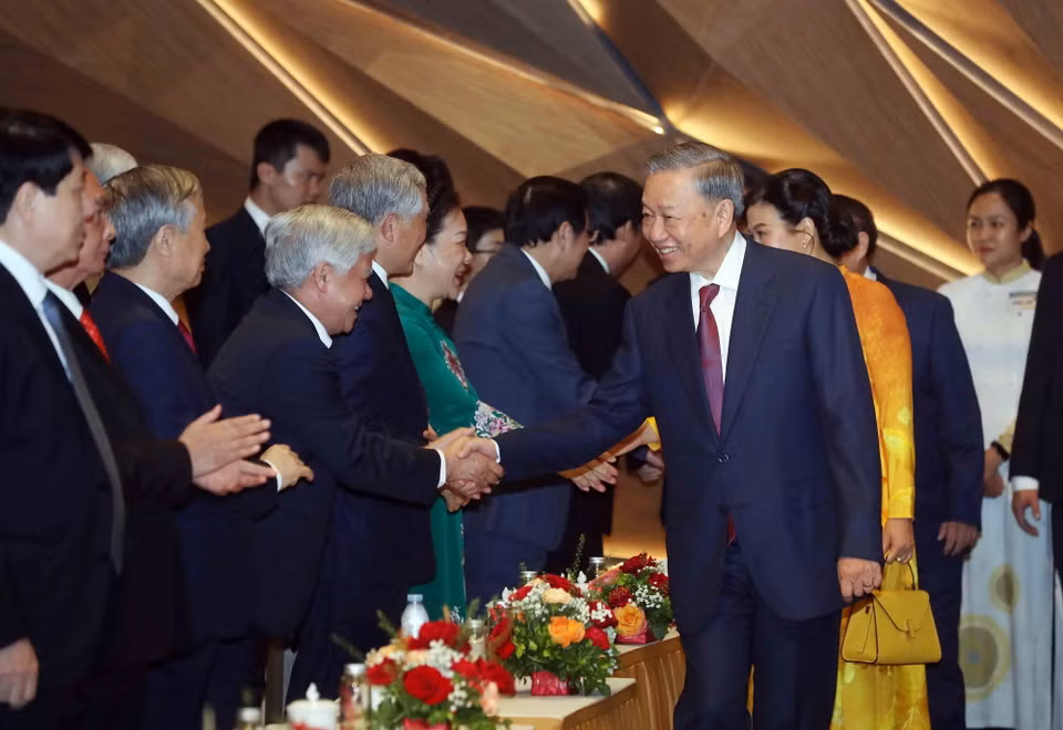 Tổng Bí thư, Chủ tịch nước Tô Lâm với các đại biểu. (Ảnh: Lâm Khánh/TTXVN)