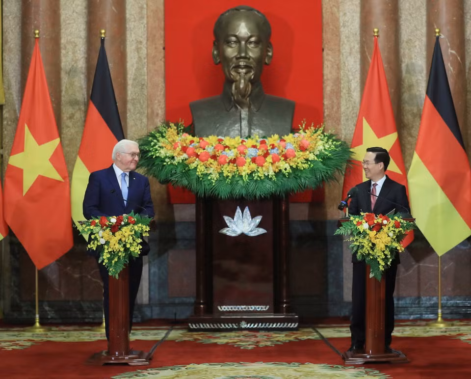 Chủ tịch nước Võ Văn Thưởng và Tổng thống Đức Frank-Walter Steinmeier tại cuộc gặp gỡ báo chí sau khi kết thúc hội đàm. (Ảnh: Thống Nhất/TTXVN)