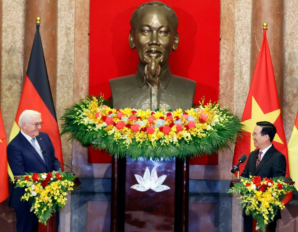 Chủ tịch nước Võ Văn Thưởng và Tổng thống CHLB Đức Frank-Walter Steinmeier gặp gỡ báo chí. (Ảnh: Thống Nhất/TTXVN)