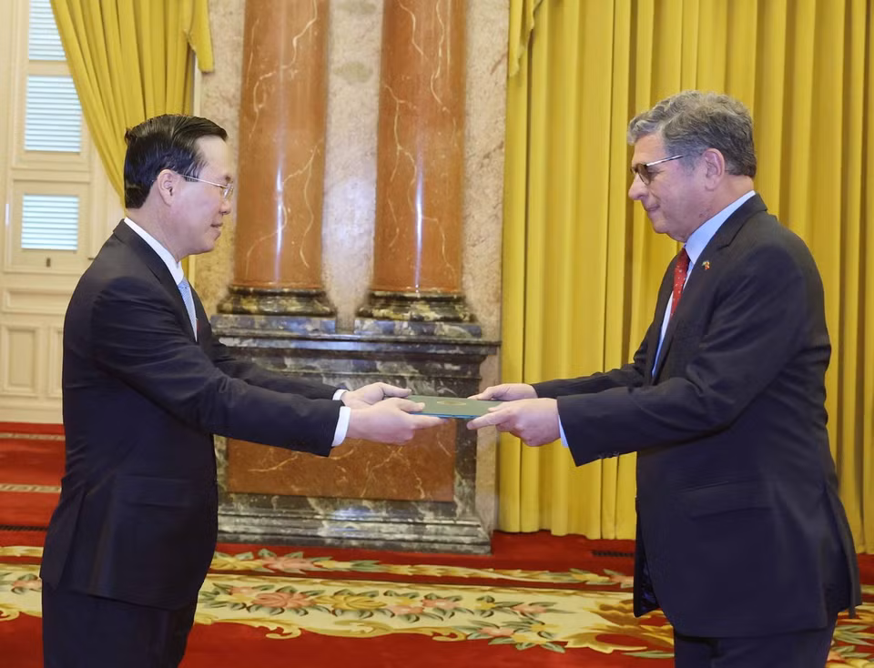Chủ tịch nước Võ Văn Thưởng tiếp ông Marco Farani, Đại sứ Brazil đến trình Quốc thư. (Ảnh: Thống Nhất/TTXVN)