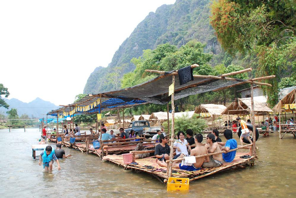 Việc được hòa với thiên nhiên đem lại cho du khách cảm giác vô cùng thích thú. (Ảnh: Phạm Kiên/Vietnam+)