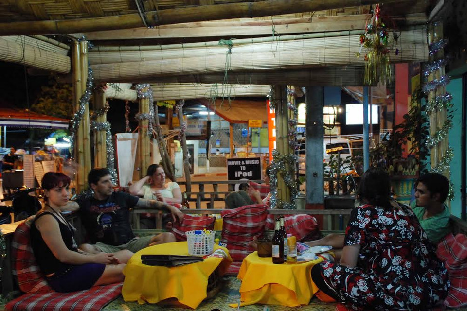 Giây phút thư giãn sau một ngày mệt mỏi. (Ảnh: Phạm Kiên/Vietnam+)