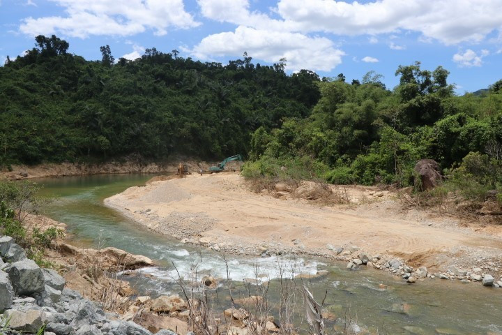 Bãi bồi tìm kiếm có diện tích khoảng 3.500m2. (Ảnh: Đỗ Trưởng/TTXVN)