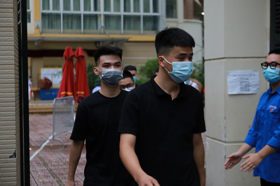 Nhiều thí sinh cho biết, đề thi môn Toán năm nay khá 'dễ thở' với hơn 30 câu hỏi nằm trong mức đơn giản và dễ dàng ăn trọn điểm. (Minh Hiếu/Vietnam+)