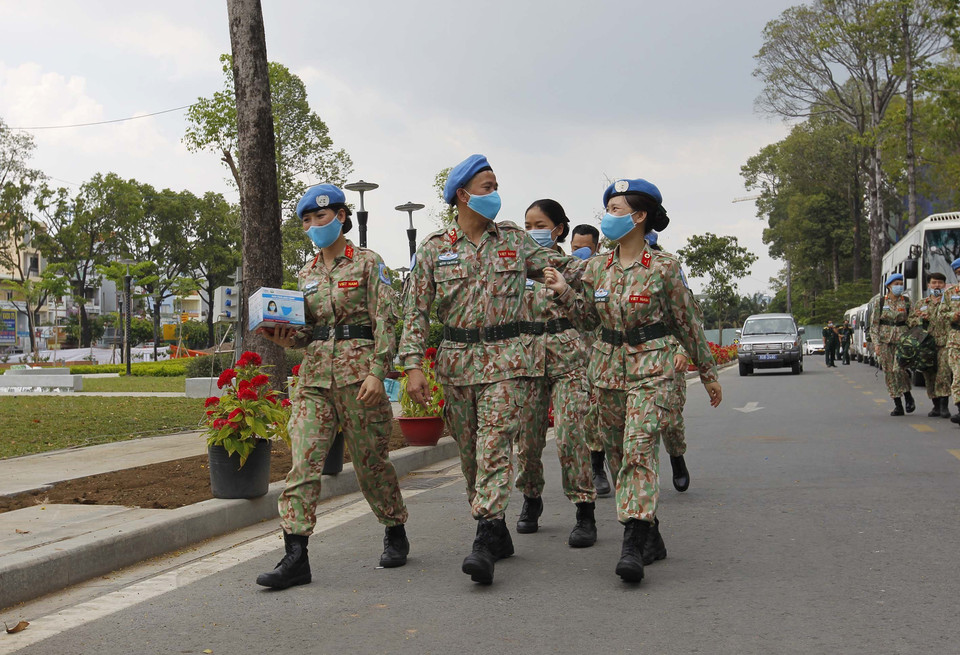 Lực lượng Bệnh viện dã chiến 2.3 lên đường làm nhiệm vụ tại Bentiu, Nam Sudan. (Ảnh: Thanh Vũ/TTXVN)