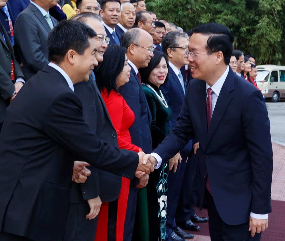 Chủ tịch nước Võ Văn Thưởng với các đại biểu. (Ảnh: Thống Nhất/TTXVN)