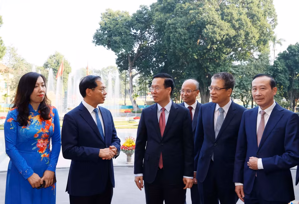 Chủ tịch nước Võ Văn Thưởng với các đại biểu. (Ảnh: Thống Nhất/TTXVN)