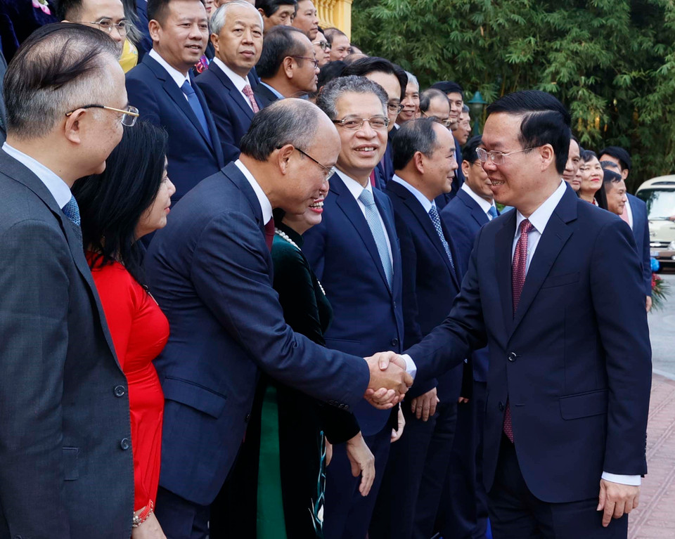 Chủ tịch nước Võ Văn Thưởng với các đại biểu. (Ảnh: Thống Nhất/TTXVN)