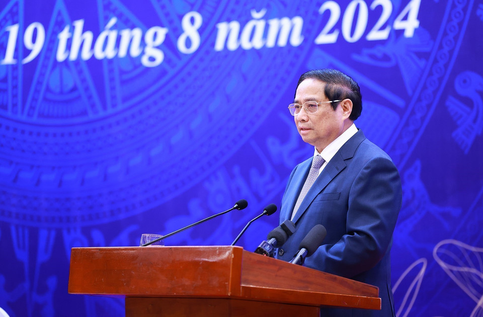 Thủ tướng Phạm Minh Chính chỉ đạo Hội nghị Tổng kết năm học 2023-2024 và triển khai nhiệm vụ năm 2024-2025. (Ảnh: Dương Giang/TTXVN)