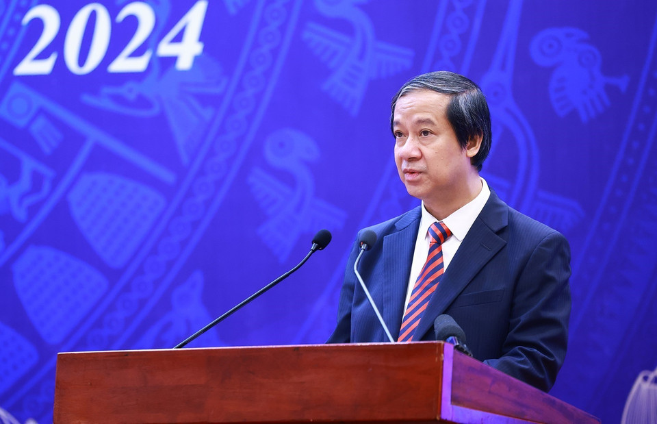 Bộ trưởng Bộ Giáo dục và Đào tạo Nguyễn Kim Sơn phát biểu khai mạc Hội nghị Tổng kết năm học 2023-2024 và triển khai nhiệm vụ năm 2024-2025. (Ảnh: Dương Giang/TTXVN)
