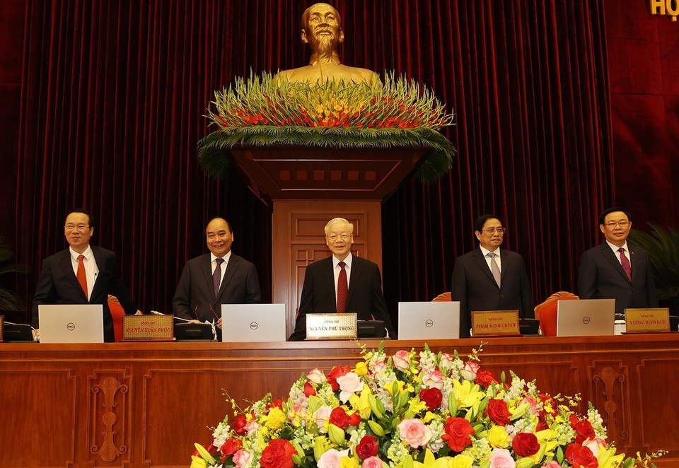 Tổng Bí thư Nguyễn Phú Trọng và các lãnh đạo Đảng, Nhà nước dự khai mạc hội nghị lần thứ sáu Ban Chấp hành Trung ương Đảng khoá XIII. (Ảnh: Trí Dũng/TTXVN)