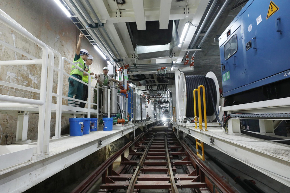 Nhân viên, người lao động làm việc tại Dự án Metro Line 3 Hà Nội. (Ảnh: Anh Tuấn/TTXVN)