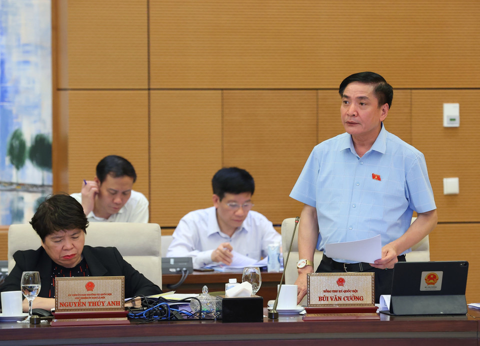 Tổng Thư ký Quốc hội, Chủ nhiệm Văn phòng Quốc hội Bùi Văn Cường phát biểu. (Ảnh: Văn Điệp/TTXVN)