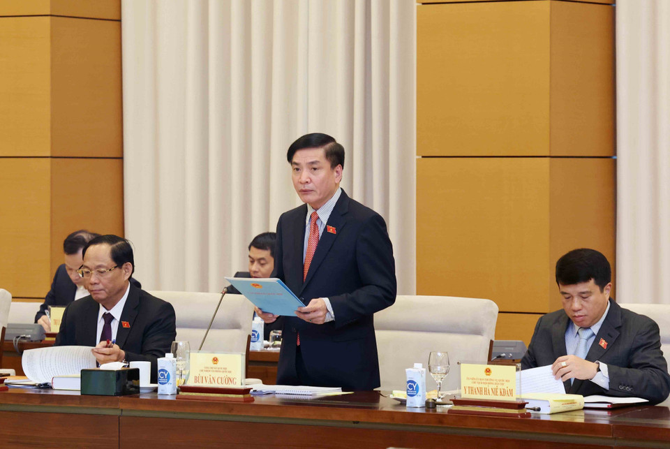 Tổng Thư ký Quốc hội, Chủ nhiệm Văn phòng Quốc hội Bùi Văn Cường phát biểu khai mạc. (Ảnh: Nhan Sáng/TTXVN)