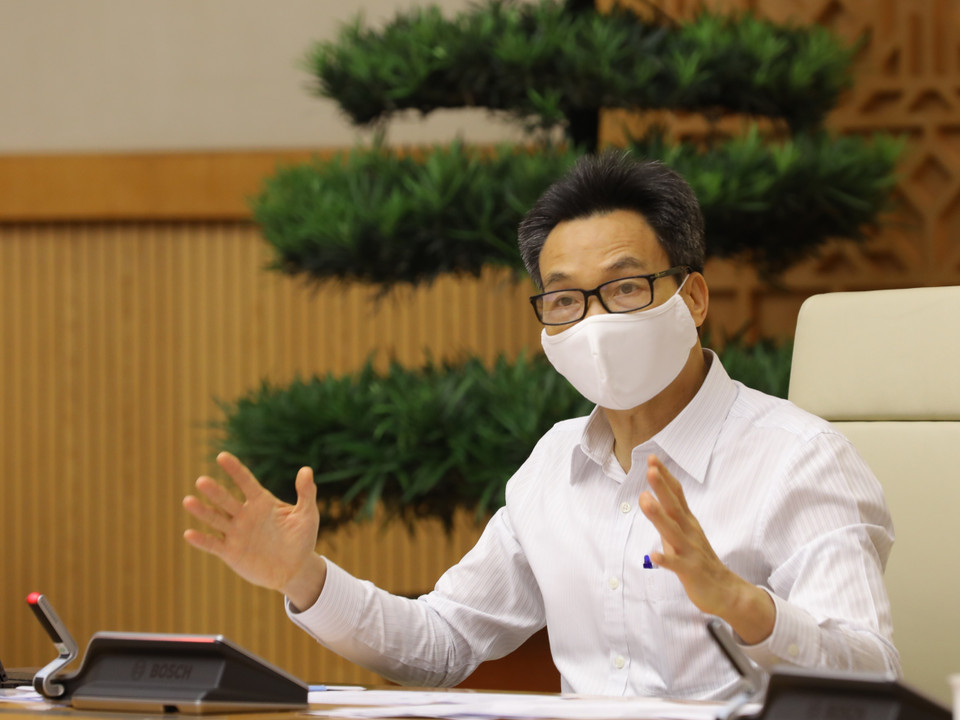 Phó Thủ tướng Vũ Đức Đam chủ trì cuộc họp. (Ảnh: Nguyễn Điệp/TTXVN)