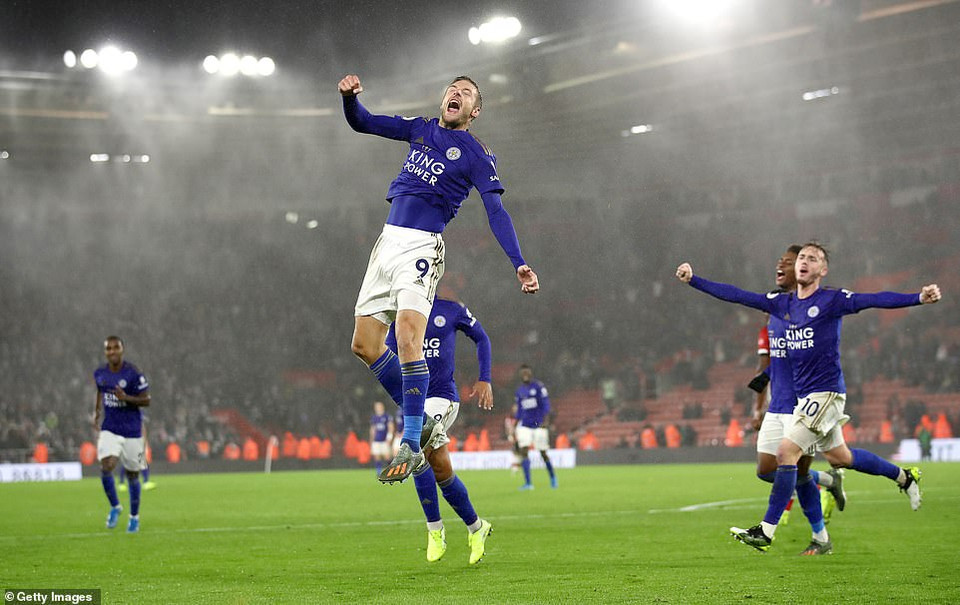 Leicester City bay cao sau khi làm nên điều không tưởng với chiến thắng hủy diệt 9-0 trước Southampton.