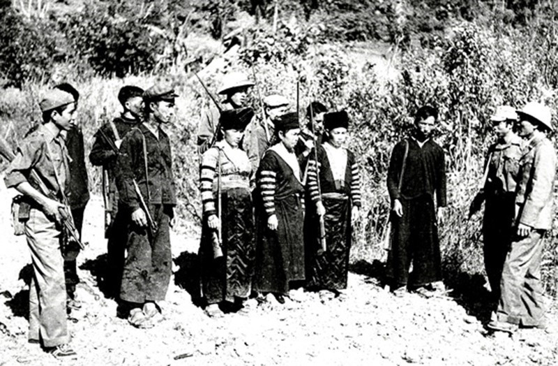 Lực lượng Công an xã cùng các lực lượng vũ trang khác đã làm tan rã hầu hết các cụm phỉ, phá tan âm mưu gây phỉ của địch, ổn định an ninh, trật tự, góp phần bảo vệ chiến dịch Điện Biên Phủ. (Ảnh: Tư liệu/TTXVN)