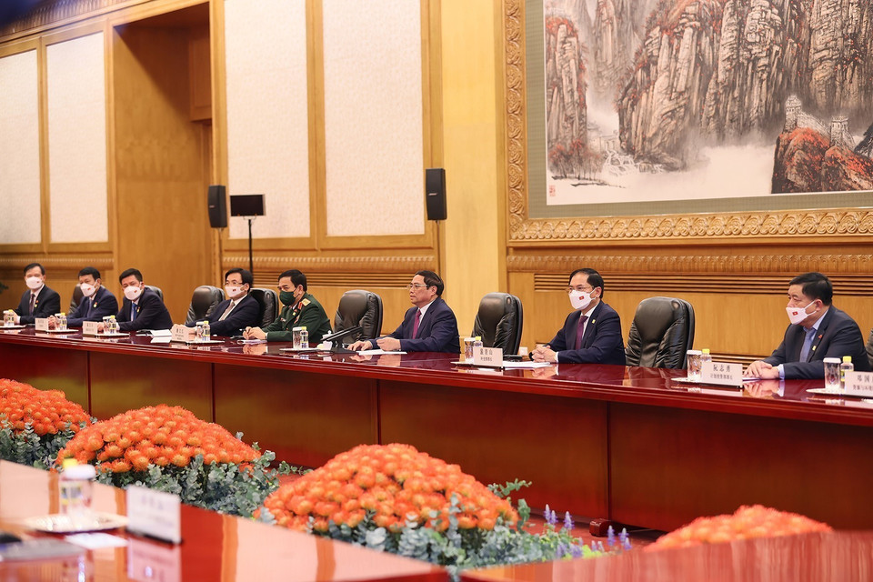 Tại cuộc hội kiến Thủ tướng Phạm Minh Chính đề nghị Trung Quốc tiếp tục đẩy nhanh tiến độ mở cửa thị trường cho nông sản Việt Nam; tạo điều kiện để Việt Nam sớm mở thêm một số Văn phòng Xúc tiến thương mại tại Trung Quốc; cấp thêm hạn mức hàng hóa Việt Nam quá cảnh đường sắt Trung Quốc đi nước thứ ba;. (Ảnh: Dương Giang/TTXVN)