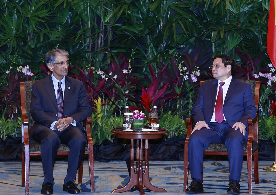 Thủ tướng Phạm Minh Chính tiếp ông Dilhan Pillay Sandrasegara, Giám đốc Điều hành Temasek Holding. (Ảnh: Dương Giang/TTXVN)