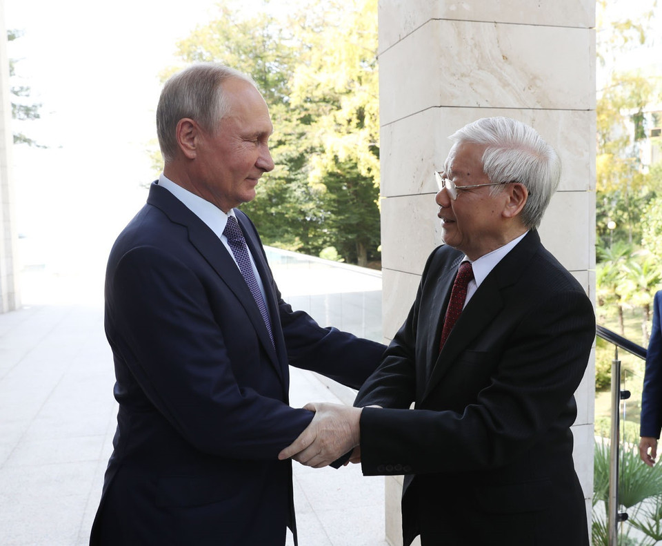 Tổng thống Liên bang Nga Vladimir Putin đón Tổng Bí thư Nguyễn Phú Trọng. (Ảnh: Trí Dũng/TTXVN)