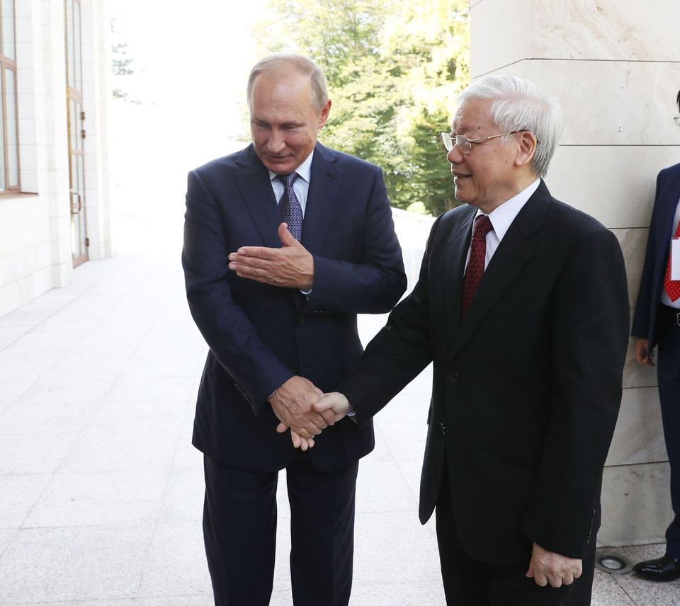 Tổng thống Liên bang Nga Vladimir Putin đón Tổng Bí thư Nguyễn Phú Trọng. (Ảnh: Trí Dũng/TTXVN)