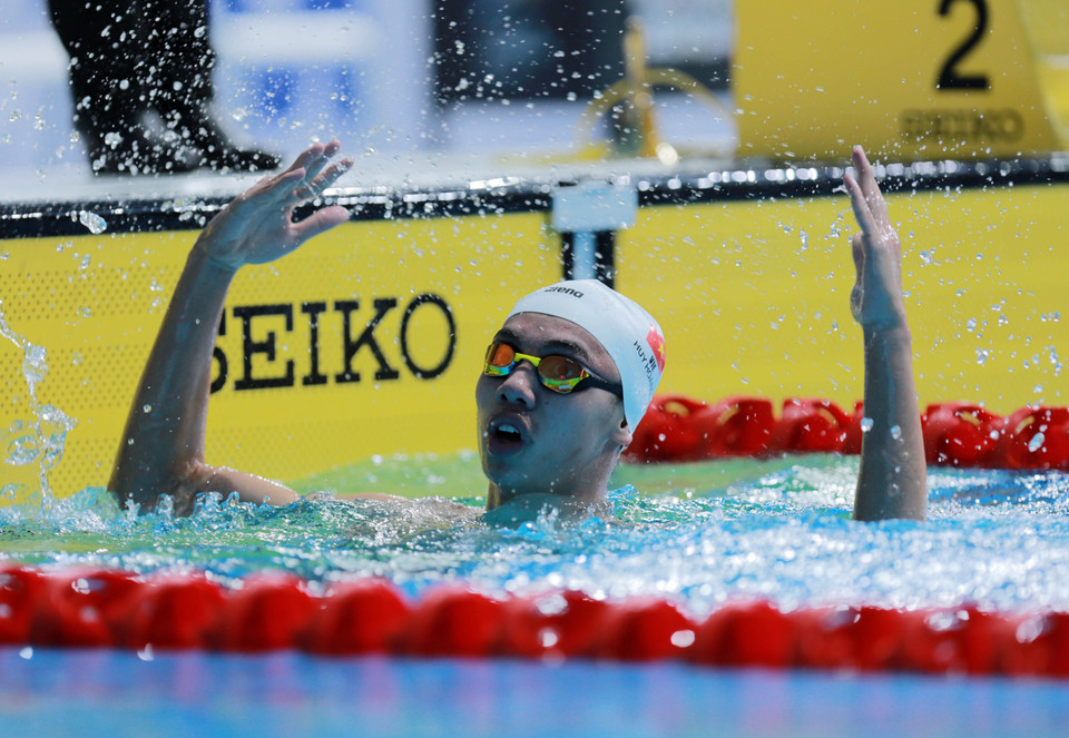 Kình ngư Nguyễn Huy Hoàng xuất sắc đoạt Huy chương vàng nội dung 1500m tự do nam môn bơi tại SEA Games 29 ở Malaysia (8/2017). (Ảnh: Quốc Khánh/TTXVN)