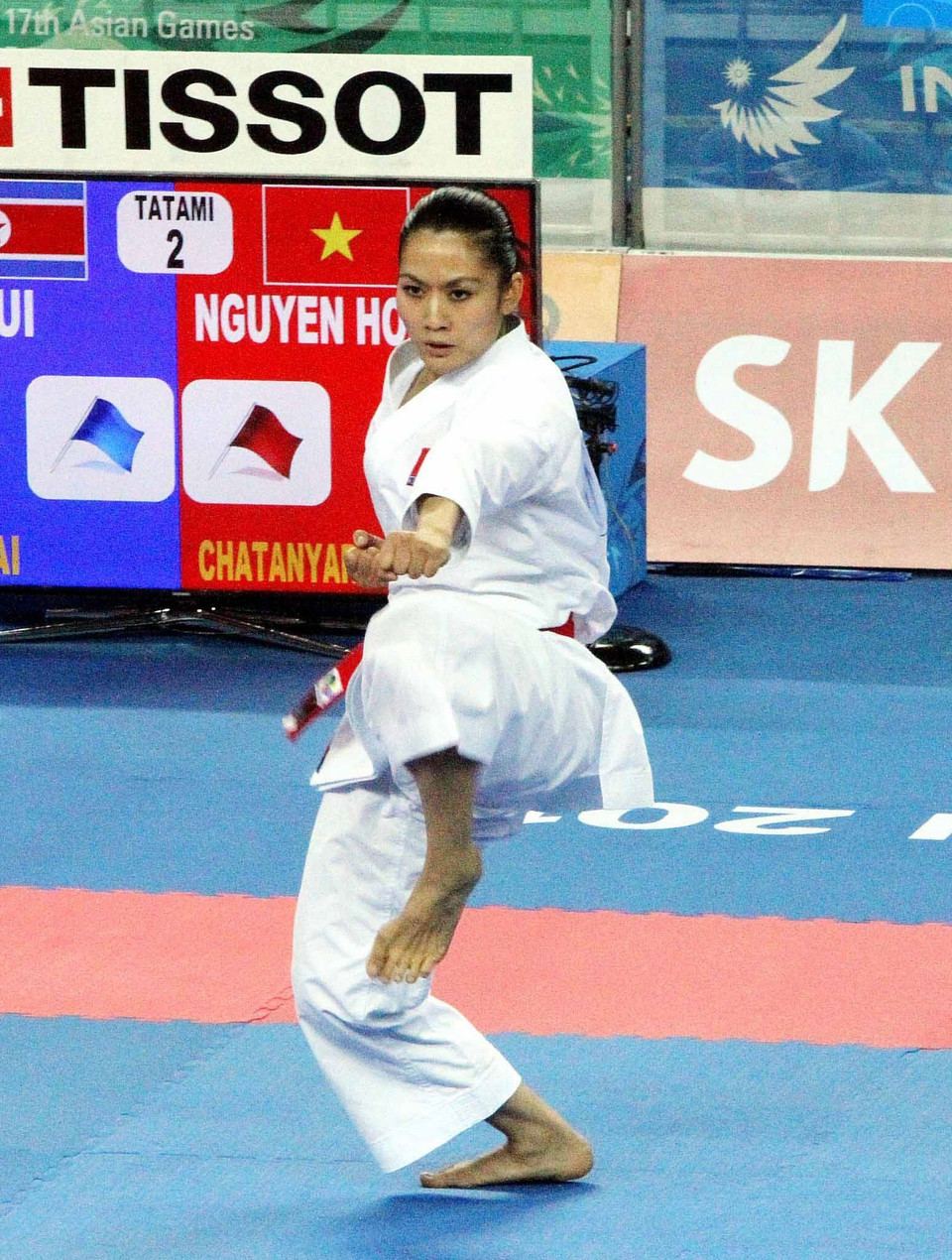 Nguyễn Hoàng Ngân, cô gái 'vàng' của Karatedo Việt Nam thi đấu nội dung kata tại ASIAD 17 ở Incheon, Hàn Quốc. (Ảnh: Hữu Quý/TTXVN)