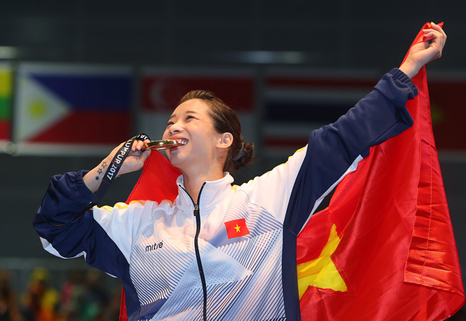 Vận động viên Wushu Dương Thúy Vi giành Huy chương vàng tại Đại hội Thể thao châu Á 2014 ở Incheon (Hàn Quốc) nội dung thương thuật và kiếm thuật kết hợp - Huy chương vàng đầu tiên và duy nhất của đoàn thể thao Việt Nam tại đại hội này; cùng nhiều huy chương tại các kỳ SEA Games. Cô được vinh danh Công dân Thủ đô ưu tú năm 2017. (Ảnh: TTXVN)