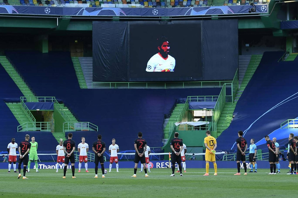 RB Leipzig và Atletico Madrid làm thủ tục trước khi bước vào trận đấu. (Nguồn: Getty Images) 