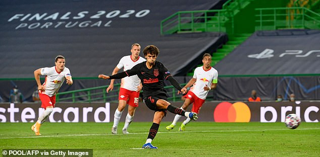 Trên chấm 11m, Joao Felix không bỏ lỡ cơ hội ghi bàn gỡ hòa 1-1. (Nguồn: Getty Images)