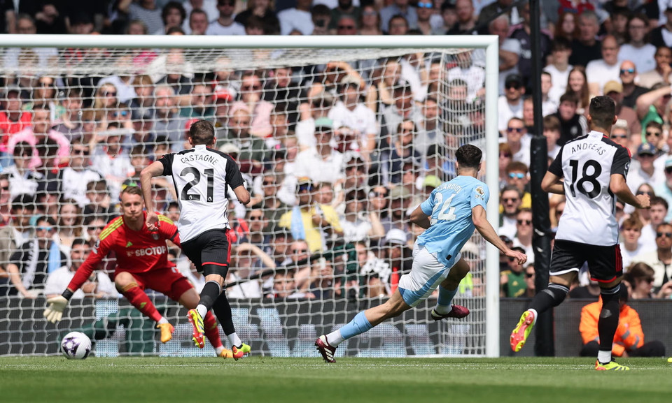 Josko Gvardiol phá vỡ thế cân bằng với pha băng lên nhận bóng rồi ghi bàn như một tiền đạo ở phút 13. (Nguồn: Reuters)