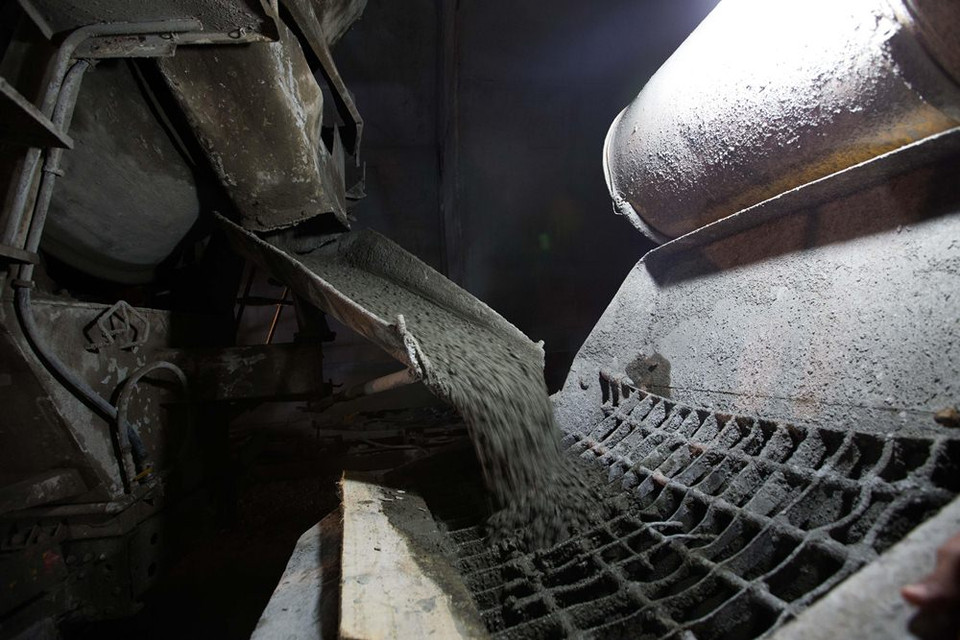 Chủ đầu tư tận dụng khoảng 30% vật liệu đá đào hầm để làm vỏ hầm và nền mặt đường. (Ảnh: Việt Hùng/Vietnam+)