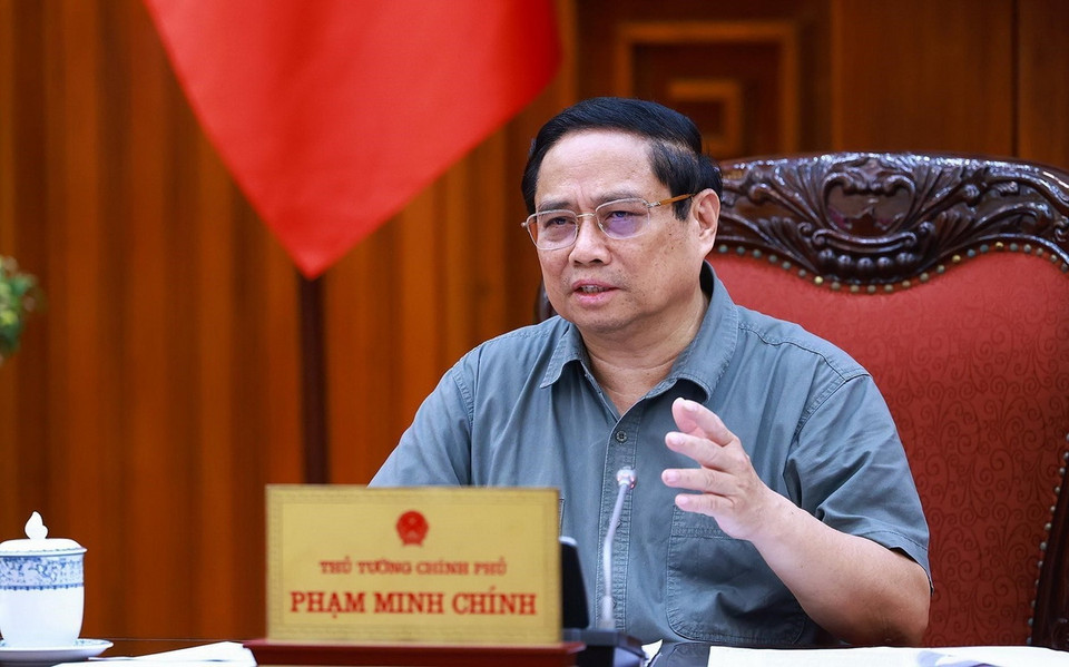 Thủ tướng Phạm Minh Chính chủ trì cuộc họp giữa Thường trực Chính phủ với Thường trực Tiểu ban Kinh tế-Xã hội. (Ảnh: Dương Giang/TTXVN)