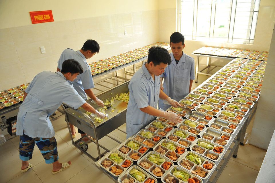 Lữ đoàn 167, Vùng 2 Hải quân đẩy mạnh tăng gia sản xuất, cải thiện đời sống bộ đội. (Ảnh: Minh Đức/TTXVN)