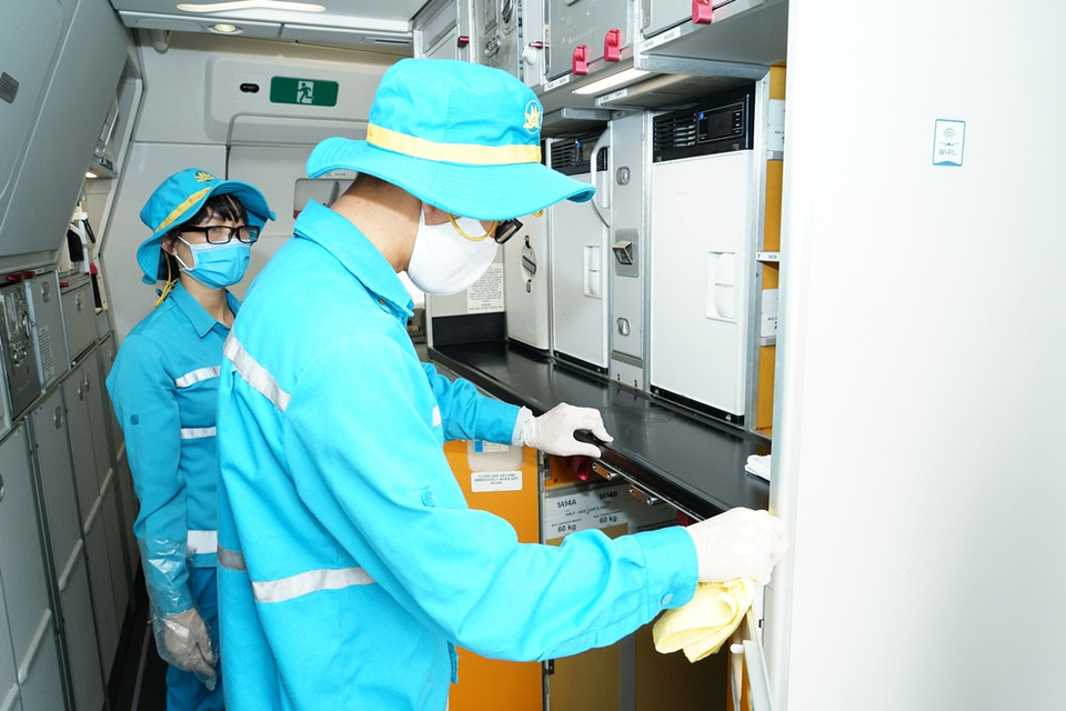 ...và cả bồn rửa mặt, bếp. (Ảnh: CTV/Vietnam+)