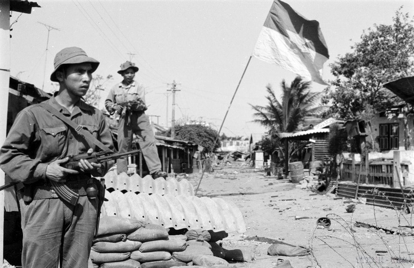 Quân giải phóng đánh chiếm và làm chủ thị trấn Đông Hà. (Ảnh: Xuân Lâm/TTXVN)