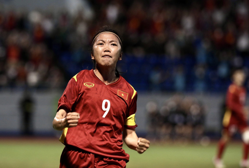 Niềm vui của đội trưởng Huỳnh Như sau khi ghi bàn mở tỷ số cho nữ Việt Nam ở phút 28. (Ảnh: Hoàng Linh/TTXVN)