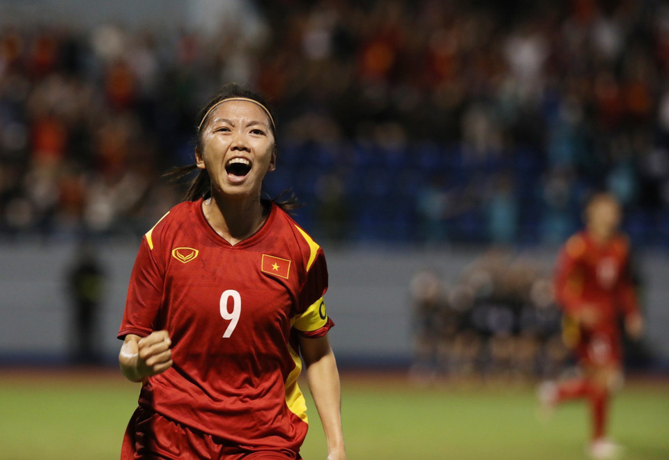 Niềm vui của đội trưởng Huỳnh Như sau khi ghi bàn mở tỷ số cho nữ Việt Nam ở phút 28. (Ảnh: Hoàng Linh/TTXVN)