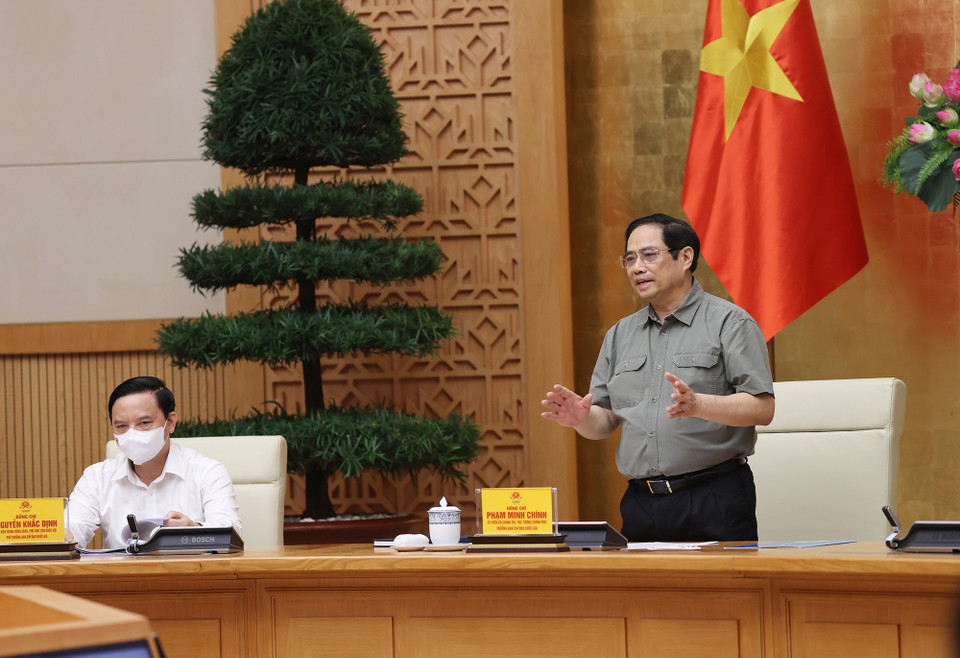 Thủ tướng Phạm Minh Chính, Trưởng Ban Chỉ đạo Quốc gia phòng, chống dịch COVID-19, chủ trì cuộc họp trực tuyến giữa Ban Chỉ đạo với các địa phương để đánh giá kết quả công tác phòng, chống dịch COVID19 và triển khai các nhiệm vụ trọng tâm trong thời gian tới. (Ảnh: Dương Giang/TTXVN)