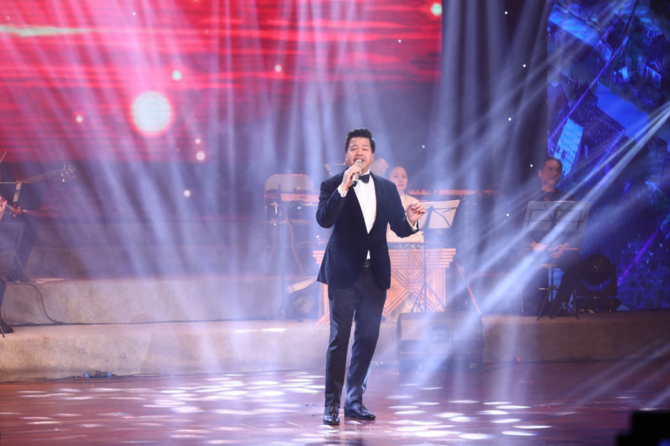 Tiết mục văn nghệ tại chương trình. (Ảnh: Thành Đạt/TTXVN)