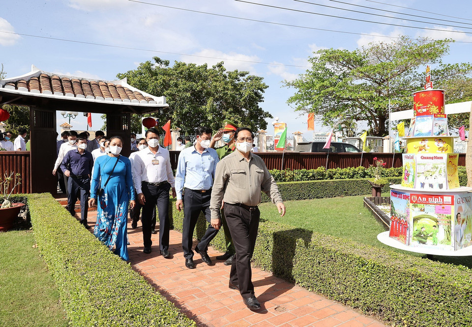 Thủ tướng Phạm Minh Chính thăm Khu di tích Dục Thanh. (Ảnh: Dương Giang/TTXVN)