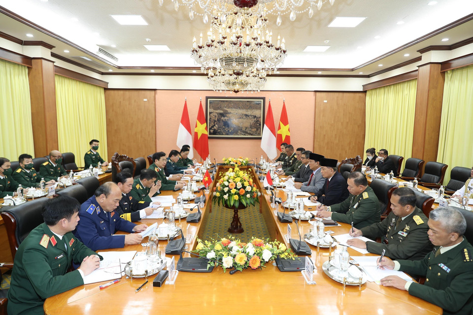 Bộ trưởng Quốc phòng Phan Văn Giang hội đàm với Bộ trưởng Quốc phòng Indonesia Prabowo Subianto. (Ảnh: Trọng Đức/TTXVN)
