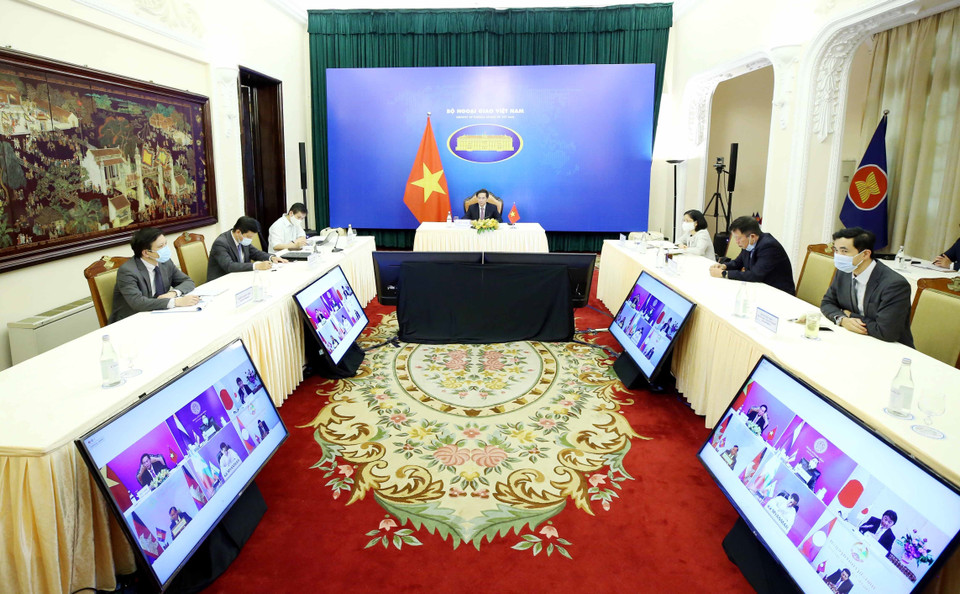 Bộ trưởng Bộ Ngoại giao Bùi Thanh Sơn dự Hội nghị Hợp tác Mekong-Nhật Bản lần thứ 14 tại điểm cầu Hà Nội. (Ảnh: Phạm Kiên/TTXVN)