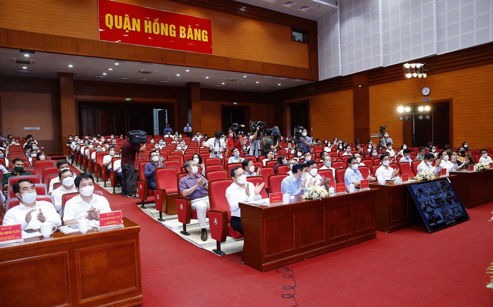 Đại biểu dự hội nghị tiếp xúc cử tri. (Ảnh: Doãn Tấn/TTXVN)