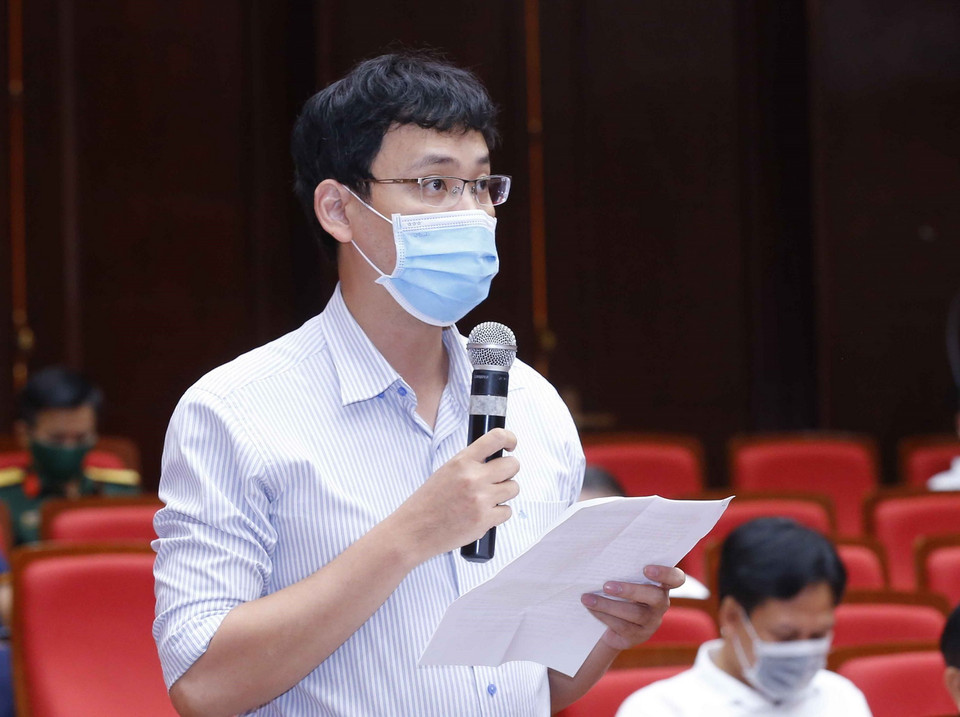 Cử tri Nguyễn Thái Hòa phát biểu ý kiến. (Ảnh: Doãn Tấn/TTXVN)