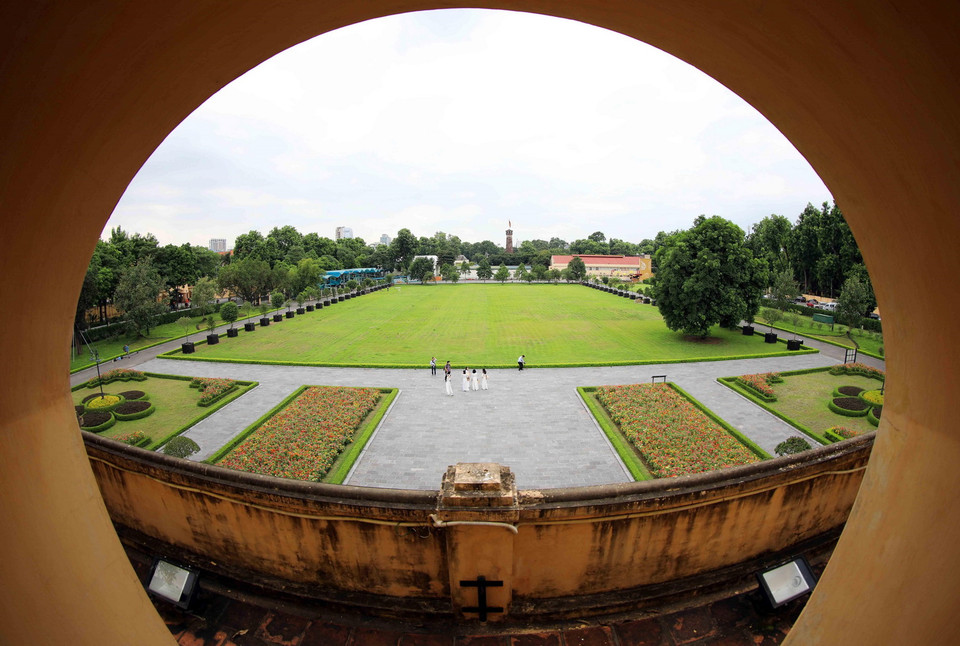 Sân Cột cờ Hà Nội, nơi tổ chức lễ chào cờ đầu tiên trong ngày giải phóng Thủ đô, chiều 10/10/1954. (Ảnh: Thanh Tùng/TTXVN)