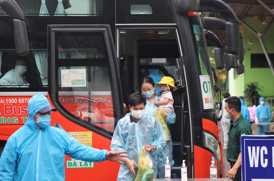 Trong đợt 2 tổ chức vào ngày 11/10, Lâm Đồng dự kiến đón hơn 1.000 người nữa trở về. (Ảnh: TTXVN phát)