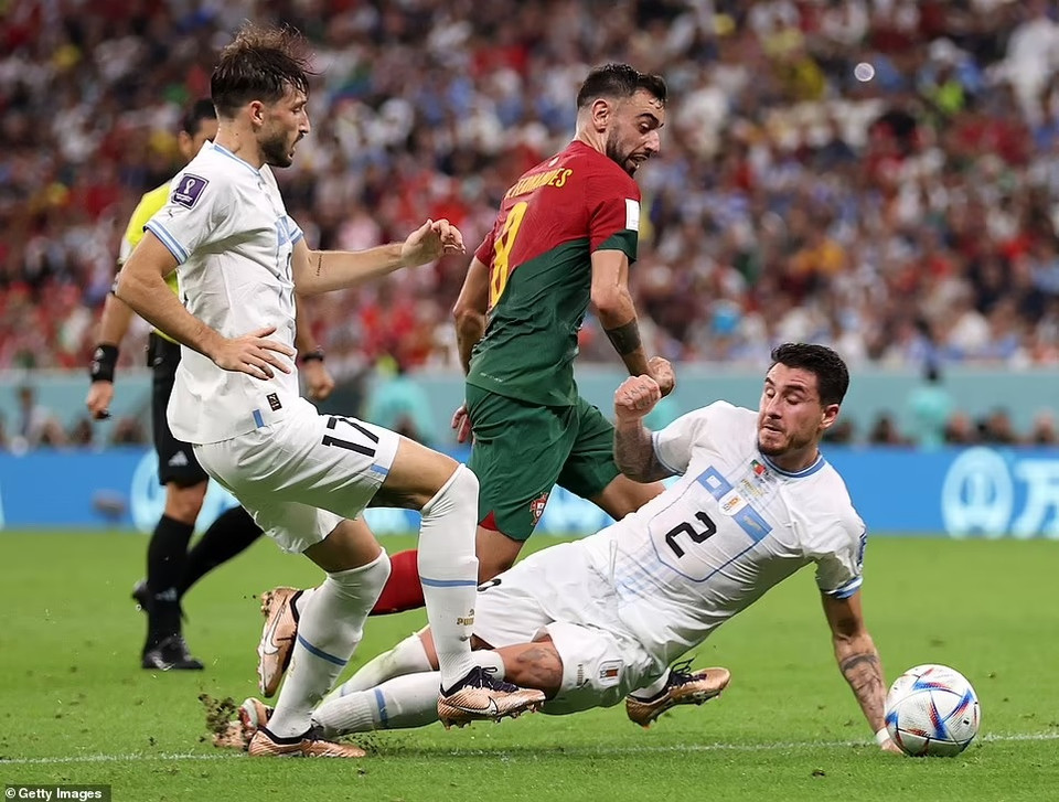 Không Ronaldo, Bruno tiếp tục tỏa sáng khi mang về quả penalty cho đội nhà. (Nguồn: Getty Images)