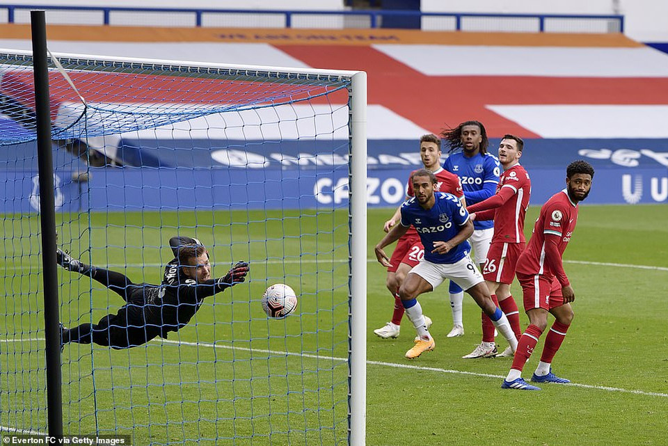 ...với pha đánh đầu gỡ hòa 2-2. (Nguồn: Getty Images)
